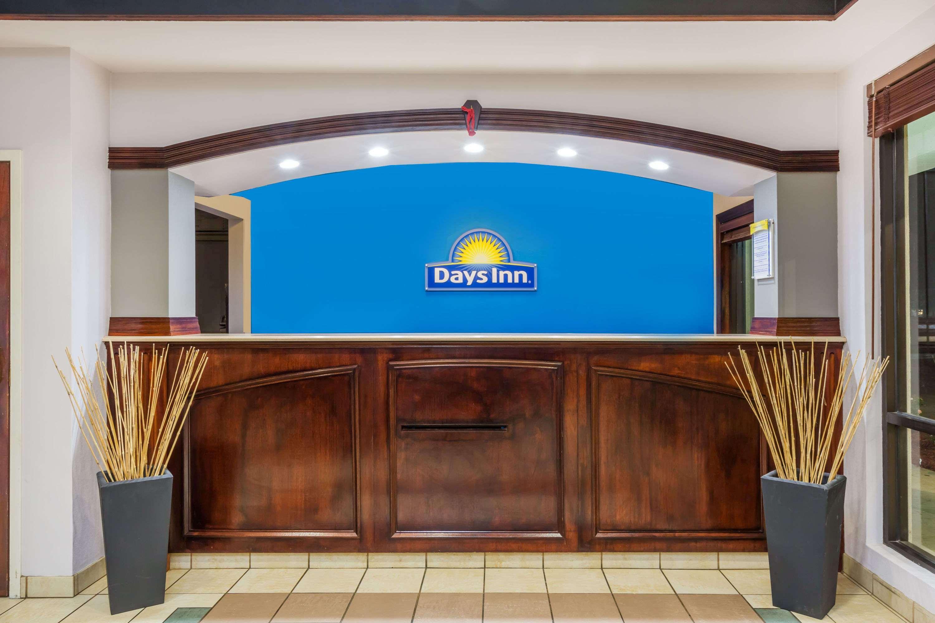 Days Inn By Wyndham Pearl/Jackson Airport Exterior photo